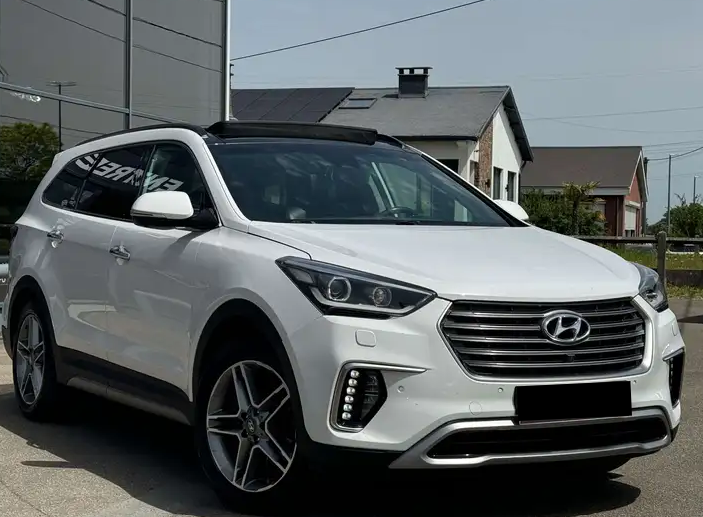 Left hand drive HYUNDAI SANTA FE GRAND 2.2 CRDi
